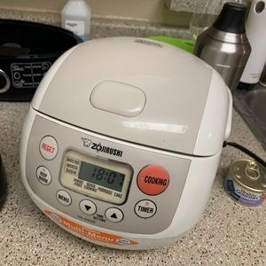 Zojirushi rice cooker.